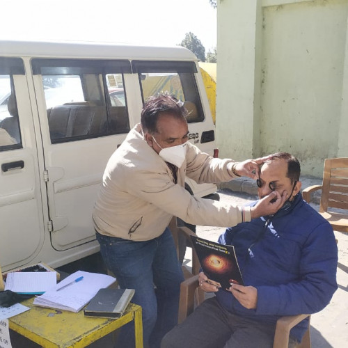 Health Camp For Eye Checking Of Drivers